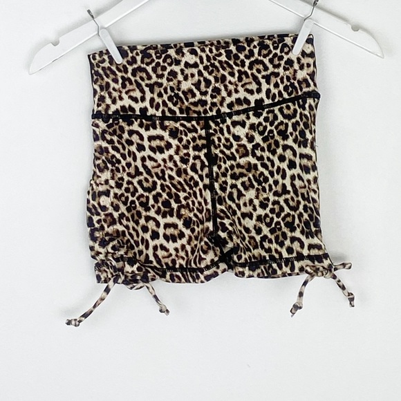 Zyia Women’s Size S Leopard Double Scrunchy Shorts Brilliant Hustle High Waist - Picture 3 of 8